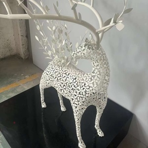 Sculpture artistique en acier inoxydable ajourée en forme de <span class=keywords><strong>cerf</strong></span> avec motif floral pour <span class=keywords><strong>la</strong></span> décoration intérieure contemporaine - Product Image 6