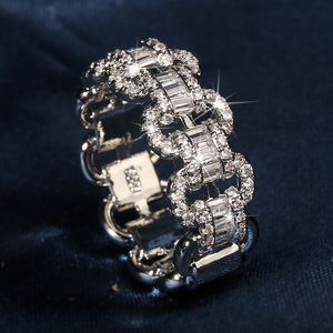 Anello di Lusso a Fascia Larga per Donne, Gioiello da Dito alla Moda, Stile per Coppie, Regalo per Uso Quotidiano e Feste - Product Image 6