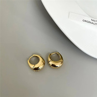 Aros Clásicos de Metal Color Dorado para Mujer, Aretes Simples para Uso Diario, Joyería para Mujer, Regalos