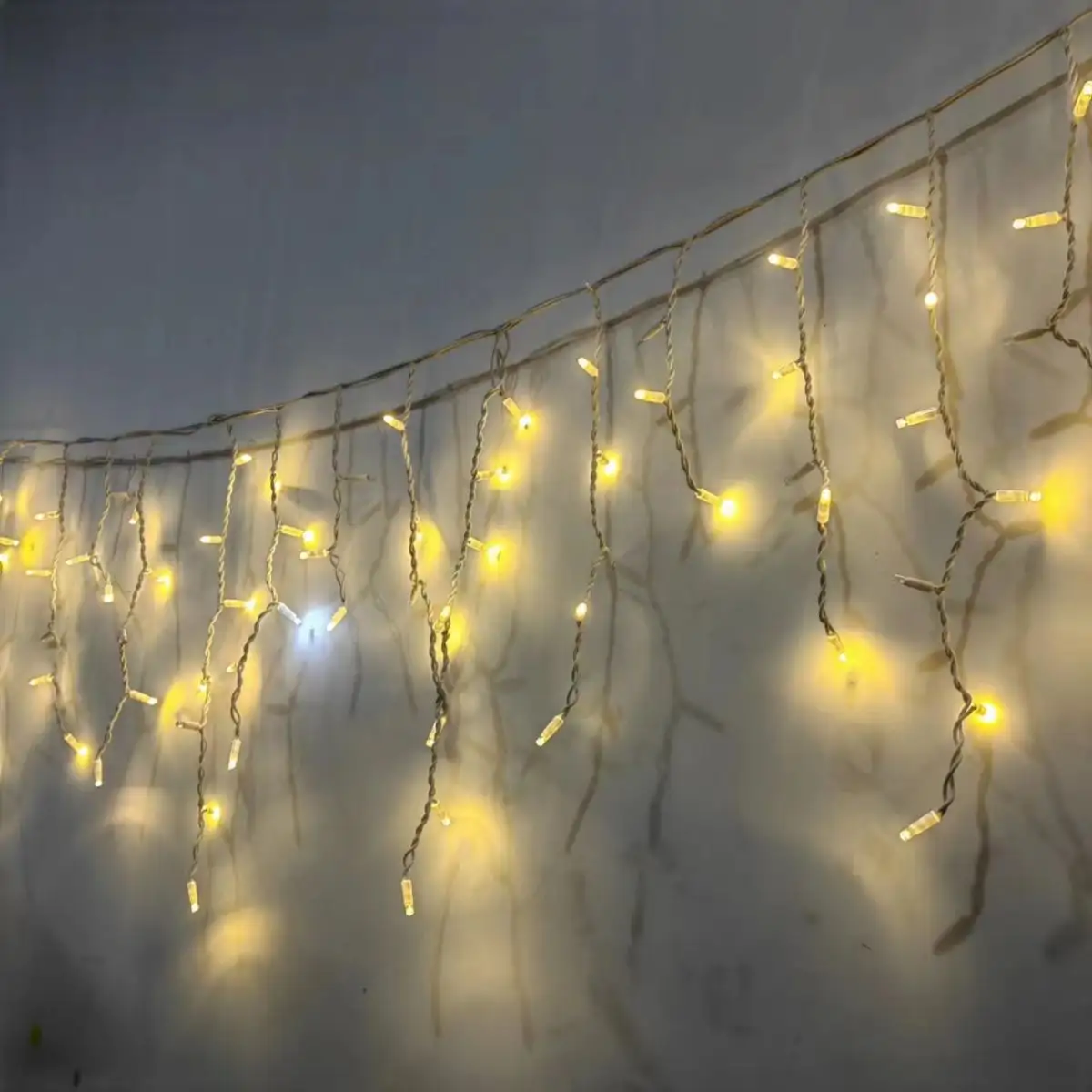 Lumières à effet de neige personnalisées en usine guirlande lumineuse à tube de pluie avec barre de cristal LED lumière de glaçon pour la décoration extérieure de toit de jardin