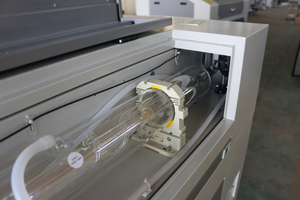 Machine de découpe laser CO2 populaire avec machine de gravure laser 3D à 4 axes appliquée au verre, au MDF, à l'acrylique, au bois, au métal à bas prix - Product Image 5