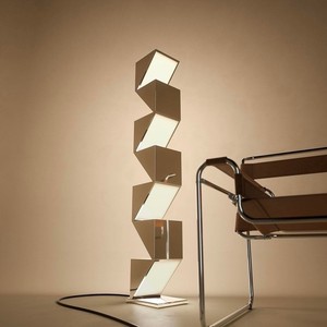 Lampe sur pied Eternal Pillar à LED, lumière changeante de couleur, commande par interrupteur, éclairage d'ambiance pour chambre à coucher, style décoratif crémeux - Product Image 2