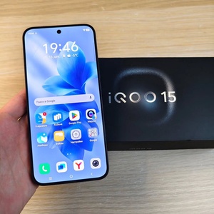 สมาร์ทโฟนรุ่น IQ OO 15 ขนาด 6.85 นิ้ว เวอร์ชันสากล หน้าจอ 144Hz ชิปประมวลผล Snapdragon 8 Elite Gen 5 รองรับการชาร์จเร็ว 100W แบตเตอรี่ 7000mAh สมาร์ทโฟนสำหรับเล่นเกม - Product Image 5