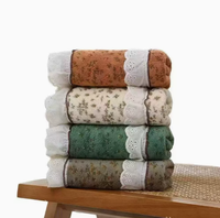 Ensemble de serviettes en polaire corail haut de gamme à motifs floraux de style français, style pastoral romantique, imprimé dentelle, doux, absorbant et séchage rapide pour la salle de bain