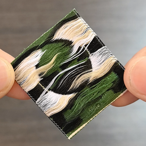 カスタムロゴ衣服生地ラベルオーガニックコットン高密度ジャカード服サテン織りタグ服 - Product Image 2