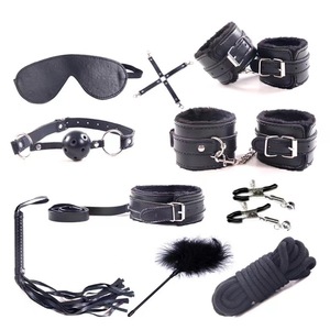 Juego de 10 Piezas de Esposas y Accesorios de Atadura para Personajes - Product Image 1