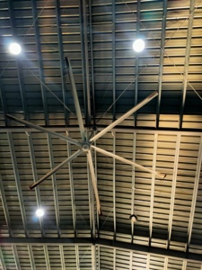 Ventilador <span class=keywords><strong>de</strong></span> Techo Reversible HVLS Negro Grande <span class=keywords><strong>de</strong></span> 5 m para Patio, Porche, Garaje, <span class=keywords><strong>Hacienda</strong></span> - Product Image 2