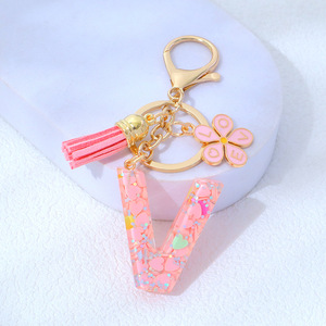 Porte-clés en résine avec paillettes cœur rose et 26 lettres, pendentif fleur en métal avec pompon, breloque de sac à main tendance pour femme, ornement à suspendre pour sac à dos - Product Image 4