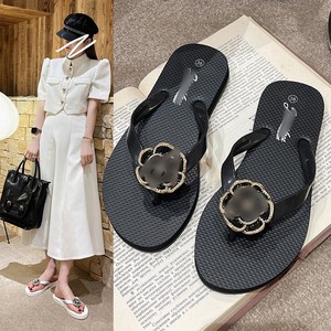 2025 nuovo commercio all'ingrosso delle donne Flip Flop PE suola in PVC superiore <span class=keywords><strong>con</strong></span> catena scarpe comode estate all'aperto pantofole da spiaggia - Product Image 3