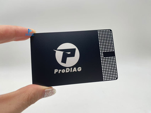 Kartu Keanggotaan Bisnis Logam Baja Warna Emas dan Hitam - Product Image 2