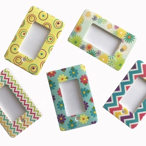 مكبر مربع الشكل 3X مع إضاءة LED للقراءة، محمول بعدسة أكريليك للمسنين، بيع مباشر من المصنع - Product Image 1