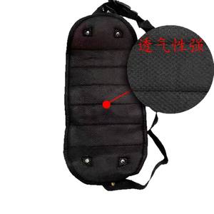 Repose-pieds de voyage extérieur 28x26x14cm noir respirant pour les vols, les trains, les voitures, le bureau et la sieste - Product Image 1