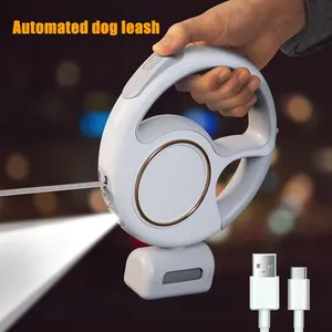Usine Personnalisé Durable 3M Led Lumières Slip Long Fort Pet Laisse Smart Dog Laisse Portable Automatique Rétractable Chien Laisse