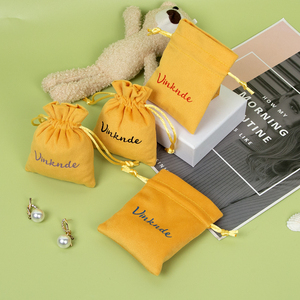 Pochette à bijoux en velours jaune 7x9cm avec cordon de serrage, sac à maquillage, housse anti-poussière douce - Product Image 2
