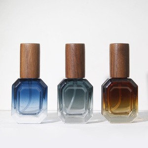 Botella de Perfume de Vidrio Cuadrada de 10 ml, Diseño Degradado de Alta Gama, Impresión Serigráfica, Recubrimiento UV, Tapa de Rosca, Recargable, Marca <span class=keywords><strong>Laima</strong></span> - Product Image 2