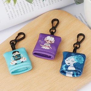 Chiffons <span class=keywords><strong>de</strong></span> nettoyage pour lentilles en microfibre imprimés personnalisés Porte-clés <span class=keywords><strong>de</strong></span> dessin animé Produit d'entretien pour lunettes - Product Image 6