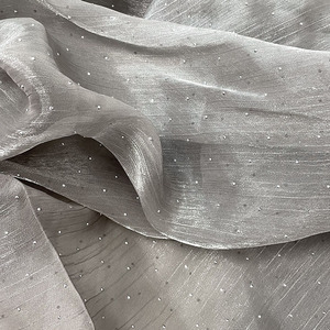 Tissu en organza de polyester texturé avec strass thermocollants, rigide et brillant, pour la décoration de mariage, les robes, les voiles et les événements - Product Image 5