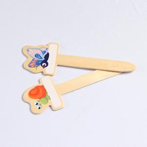 Râteau de jardin vert avec manche en bois, outil léger en plastique pour enfants, pour la plantation de légumes en extérieur - Product Image 2