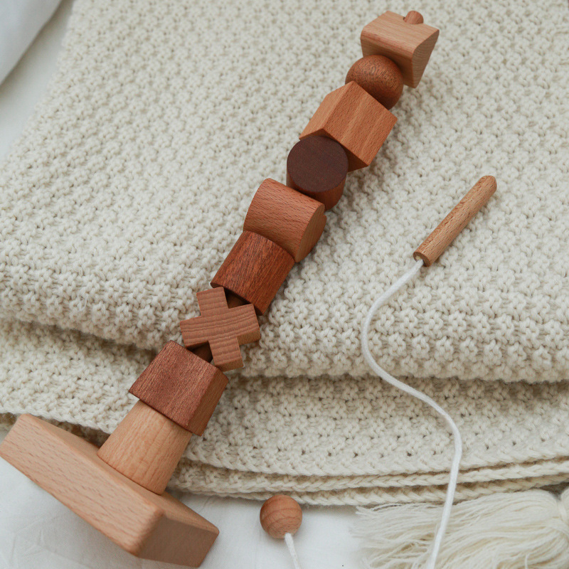 Conjunto de partículas grandes con columnas roscadas.