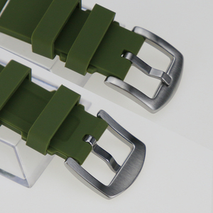 Bracelet de montre intelligente en silicone souple de 20 mm avec boucle solide en acier inoxydable et design étanche - Product Image 6