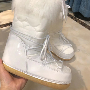 מגפי שלג נשים סיטונאיות לסתיו חורף, קלות משקל, פרוותיות, עם שרוכים, פלטפורמה וקצוות פרווה - Product Image 4