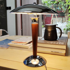 โคมไฟตั้งโต๊ะสีทองสำหรับตู้ข้างเตียงโคมไฟตั้งโต๊ะแบบหรูหราของตกแต่งบ้าน - Product Image 4