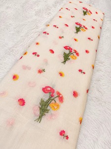 Tela de Bordado Múltiple de Primera Calidad con Diseño Floral, Material de Malla Suave para Vestidos y Ropa de Novia en Venta - Product Image 3