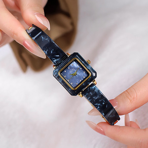 Reloj de Pulsera de Cuarzo para Mujer, Moderno, de Lujo Ligero, Exquisito, de Alta Gama, Elegante, Estilo Vintage - Product Image 3