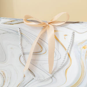 Bolsas de regalo de marca de lujo personalizadas Bolsa de papel de compras de cartón blanco con impresión de logotipo para pequeñas empresas - Product Image 6