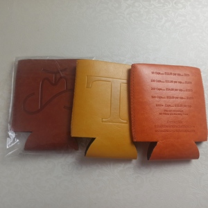 Giá thấp moq 100 tùy chỉnh phong cách của bạn bán buôn trống cách điện bia có thể giữ da có thể làm mát với Debossed Logo - Product Image 6