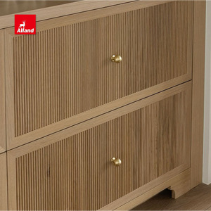 Mobile da Cucina Alland in Rovere Bianco e Noce con Cornice a Incasso, Stile Moderno, Credenza Scanalata con Servizio di Personalizzazione - Product Image 3