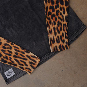 เสื้อยืดแขนยาวแบบสวมหัวคอลึก330 GSM เสื้อยืดครอปสองชั้นพิมพ์โลโก้ได้ตามต้องการ - Product Image 2