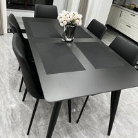 Ensemble table et chaises de salle à manger minimalistes modernes, plateau rectangulaire uni, table de salle à manger avec pieds en métal et 4 chaises en PU pour petits espaces