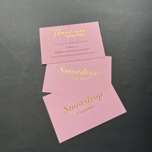 Tarjeta de agradecimiento rosa mate personalizada con estampado en caliente con lámina dorada, tarjeta de presentación impresa en CMYK, tarjeta pequeña de marca para embalaje de cosméticos - Product Image 5
