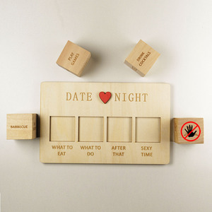 Venta caliente Sexy Cita Dados de <span class=keywords><strong>noche</strong></span> para parejas Funning Night Dating Decision Dados Madera Craft Lover Dating Fun Dice Juguetes sexuales - Product Image 2