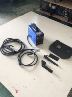 Machine à souder à l'arc mini-onduleur directe usine, soudeuse MMA compatible avec les tiges de soudage de 2,5 mm et 3,2 mm, équipement avec pièces de rechange