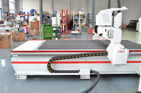 Máquina enrutadora CNC para trabajar la madera 1325 para corte de madera contrachapada HDPE acrílico de madera maciza