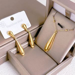 สร้อยคอพร้อมจี้รูปหยดน้ำสแตนเลสสตีลชุบทอง 18K กันน้ำ - Product Image 2