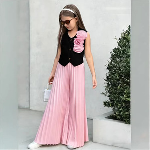 Completo Estivo 2026 per Bambine: Gilet Senza Maniche con Fiori 3D e <span class=keywords><strong>Pantaloni</strong></span> a Vita Alta a Gamba Larga <span class=keywords><strong>Plissettati</strong></span> - Set 2 Pezzi - Product Image 2