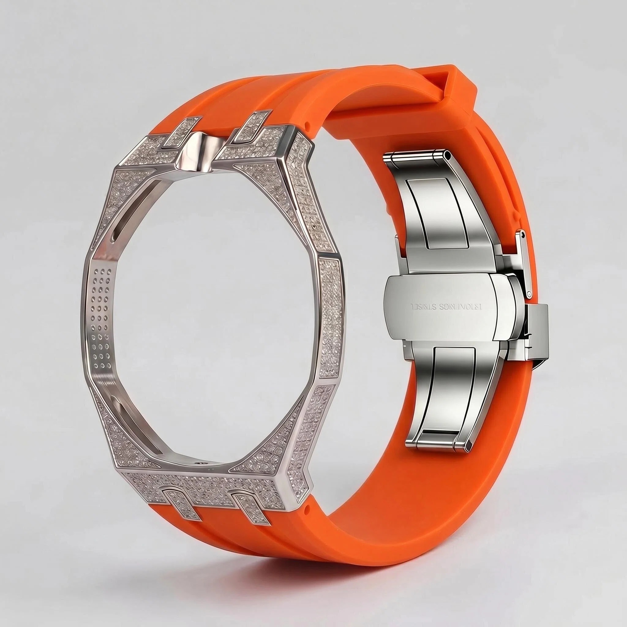 Bague orange argentée avec diamant, position 12 heures.