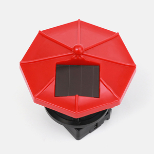 Lampada da giardino rotante a <span class=keywords><strong>energia</strong></span> <span class=keywords><strong>solare</strong></span> con decorazione a luce rotante per giardino lampada da giardino in resina <span class=keywords><strong>solare</strong></span> per terrazza per feste - Product Image 4