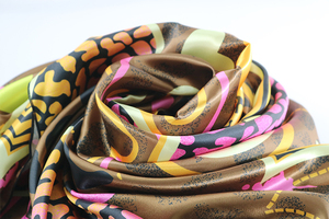 Pañuelo Multifuncional de Alta Calidad, Tela de Seda Simulada, Transpirable, Suave, con Estampado Étnico, Diseño al por Mayor - Product Image 2