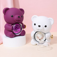 Boîte à fleurs décorative avec ours en peluche et rose éternelle, collier avec pendentif ours, boîtes à bijoux rotatives avec rose éternelle, cadeaux de Saint-Valentin en promotion