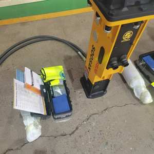 Martillo Hidráulico SOOSAN SB30 Tipo Caja Silencioso para Excavadoras y Minicargadoras, Buena Calidad para Demolición de Roca Dura - Product Image 4