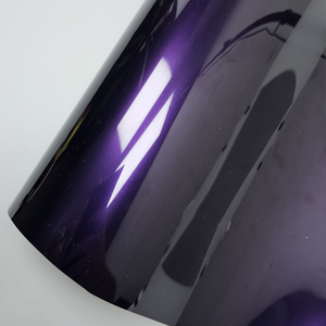 Film d'enveloppe en vinyle violet de minuit métallique liquide brillant de qualité supérieure en PVC PET Film de couleur de changement de voiture auto-adhésif pour moto - Product Image 1