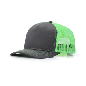 Casquette Trucker Respirante d'Été en Tissu Colorblock Cinq Pièces Personnalisée pour l'Exportation, Modèle Richardson 112FP 6 Panneaux - Product Image 5