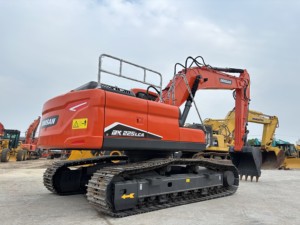 Excavadora Usada Doosan DX225 Modelo 2023, 22 Toneladas, Alta Productividad, Motor, Bomba de Engranajes, Rodamientos, Capacidad de Cucharón de 1.7m, Excelente Estado - Product Image 4