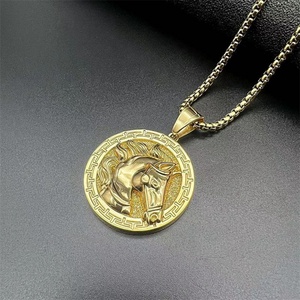 Collier avec pendentif rond plaqué or Hip Hop, charme cheval en acier inoxydable - Product Image 2