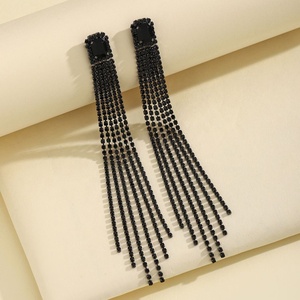 Boucles d'oreilles géométriques à pampilles en cristal de cuivre et strass, élégantes et haut de gamme, style européen et américain, tendance - Product Image 4