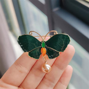 Nueva moda Ropa a granel Accesorios pequeños Broche de mariposa de aceite de gota de moda - Product Image 5